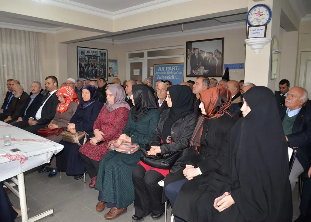 Haber: AK Parti Hendek İlçe Teşkilatı toplandı - Galeri-2