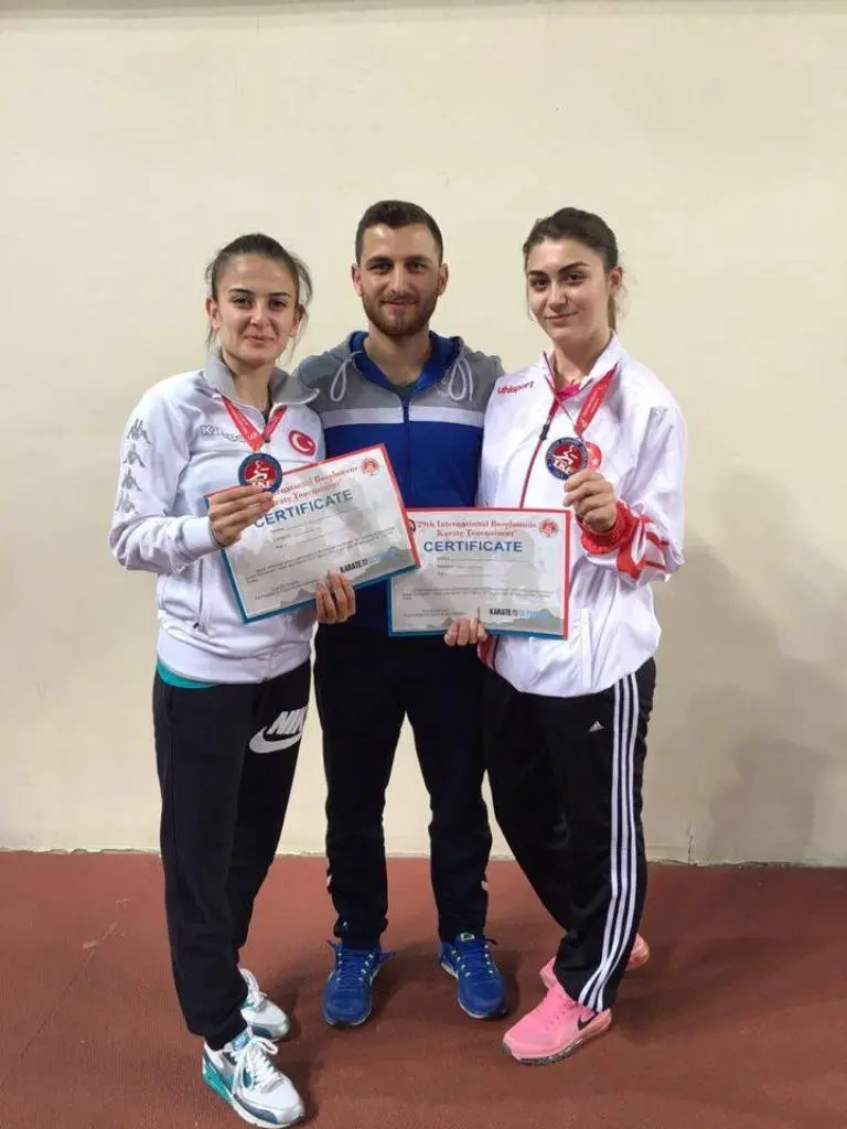 Haber: Hendek Belediyesi Karate Takımı Gürledi - Galeri-3