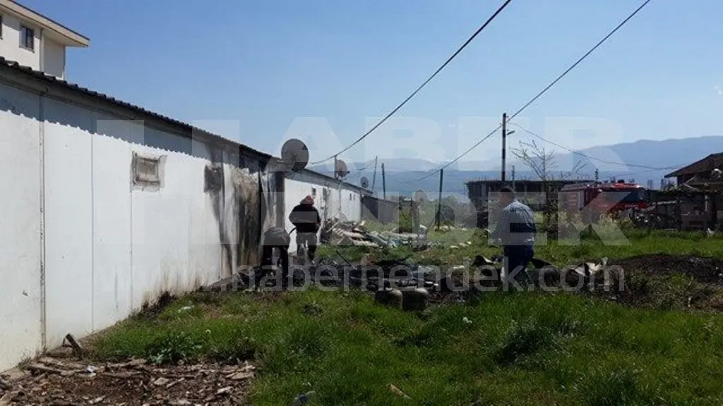 Haber: Prefabrik Binada Çıkan Yangın korkuttu - Galeri-1