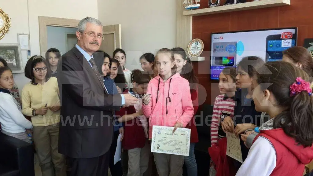 Haber: Küçük Sultanlardan Halk Eğitim Müdürüne Ziyaret - Galeri-1