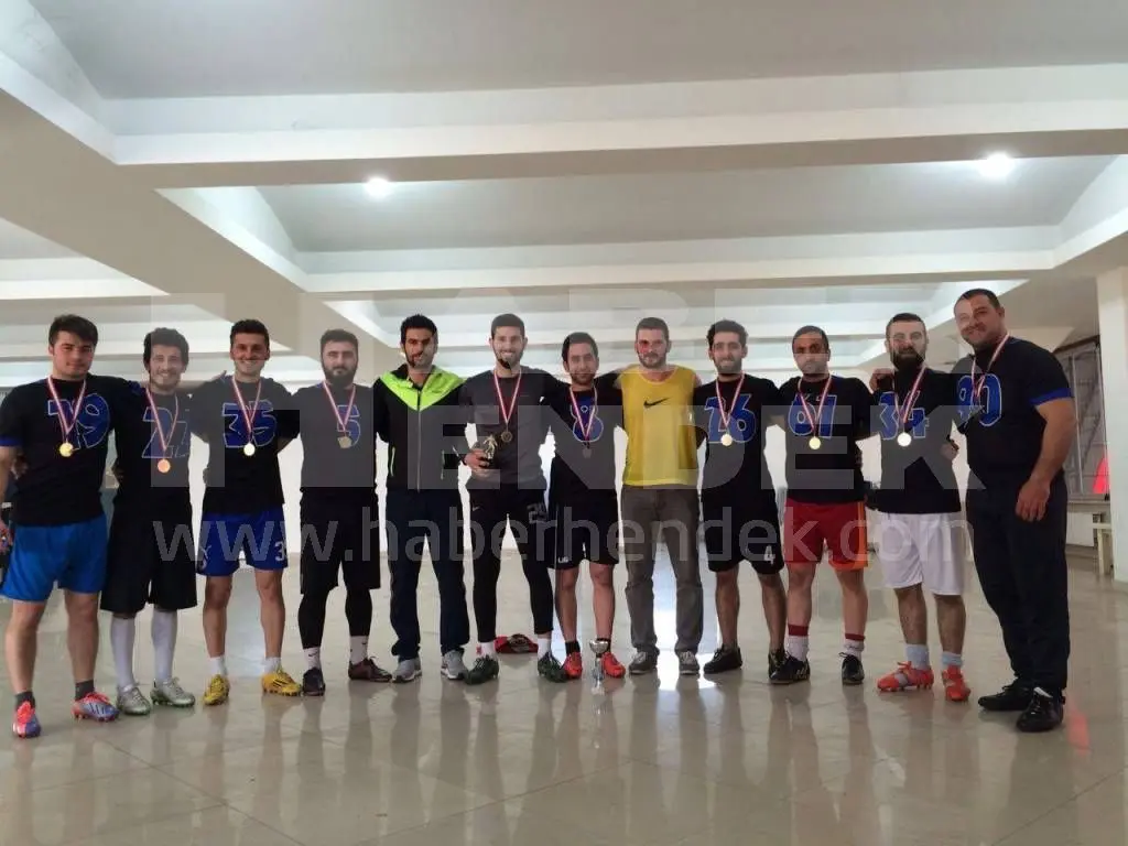 Haber: Üniversite Öğrenciler Arası Futbol Turnuvasında Şampiyon Zebaniler - Öne Çıkan