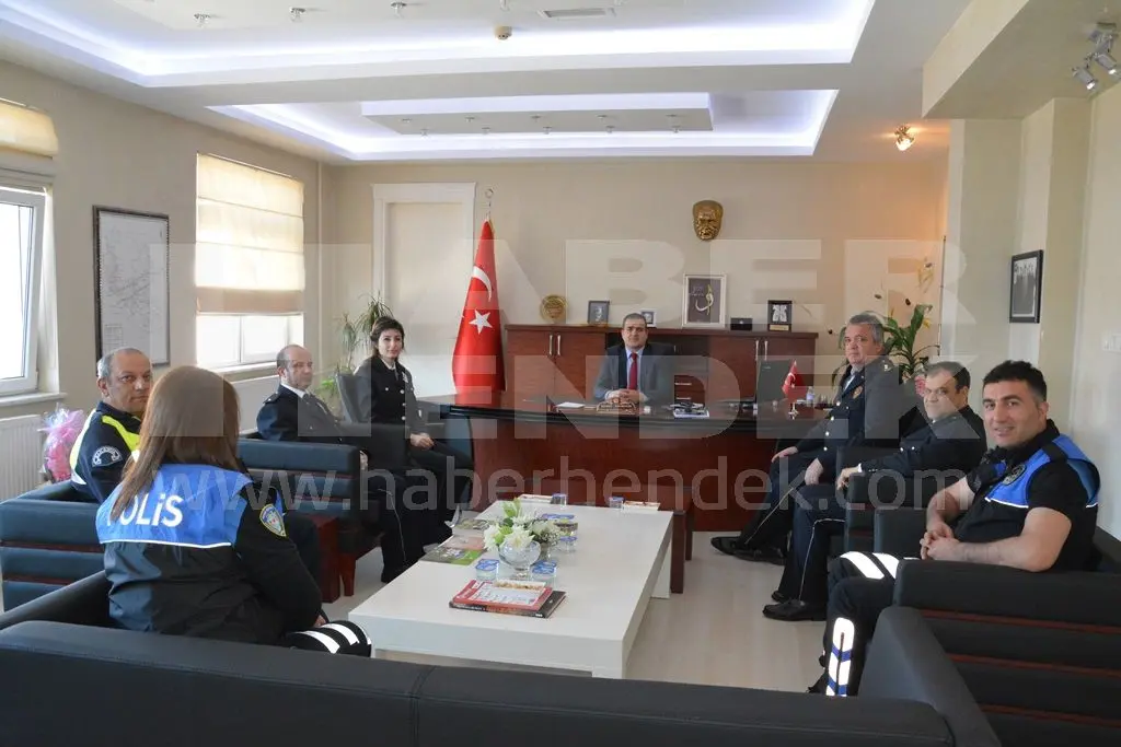 Haber: Hendek Emniyeti Polis Haftasında Protokolü Ziyaret Etti - Galeri-1