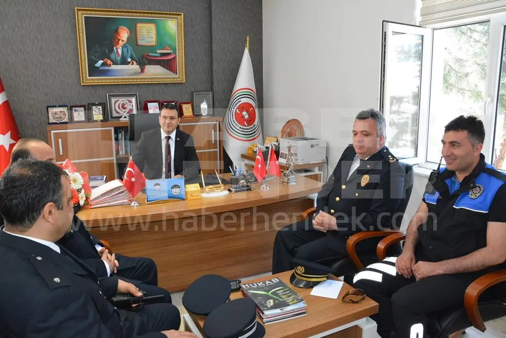 Haber: Hendek Emniyeti Polis Haftasında Protokolü Ziyaret Etti - Galeri-4