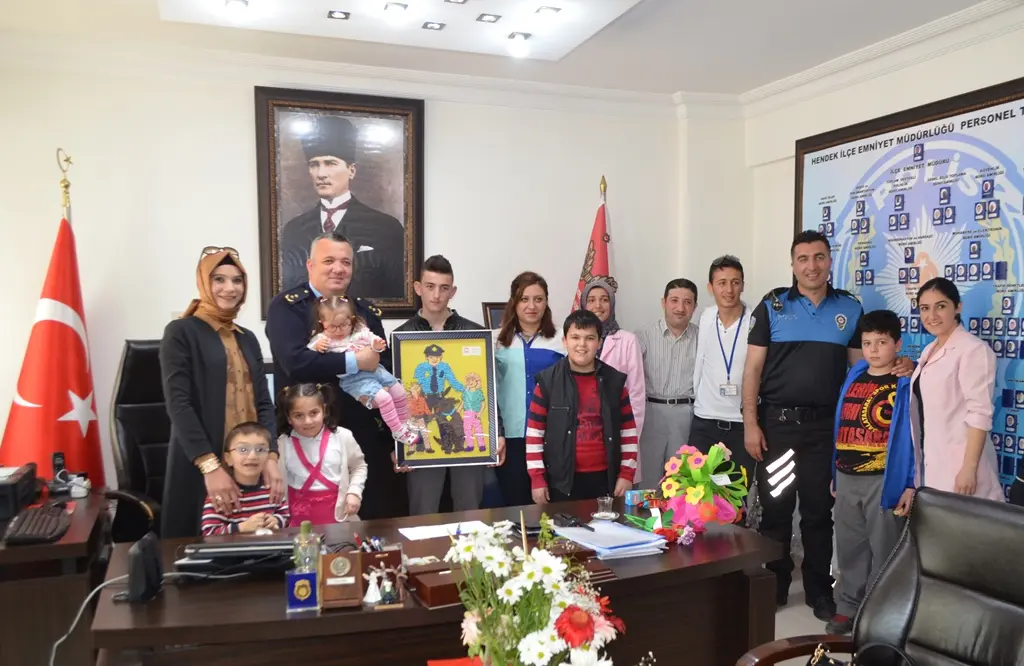 Haber: Özel Çocuklardan Duygulandıran Polis Haftası Hediyesi - Öne Çıkan