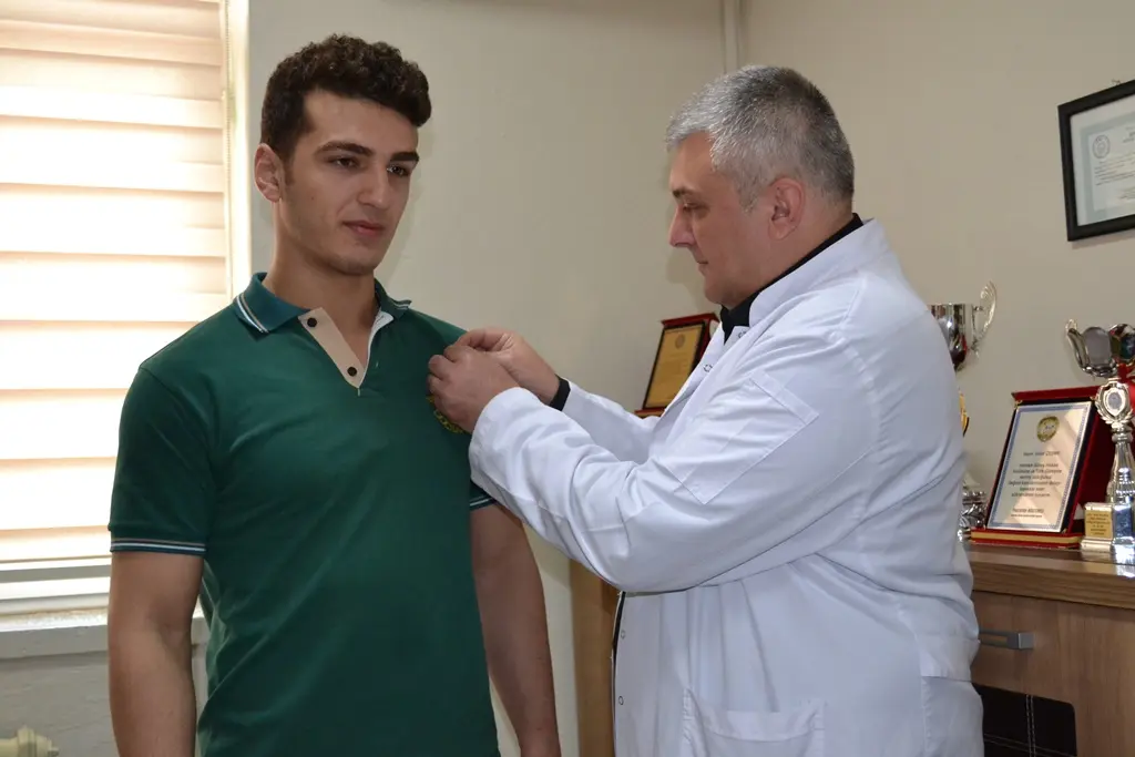 Haber: Şampiyonlara Okul Müdüründen Altın - Galeri-2