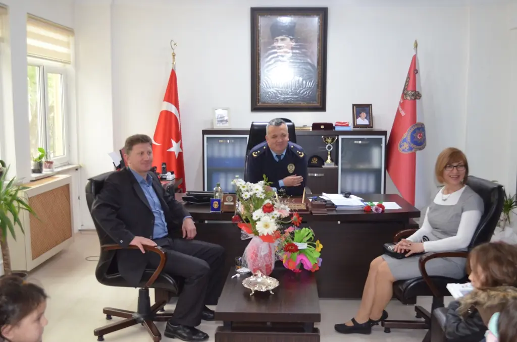 Haber: MİNİKLER VE ÖZEL ÖĞRENCİLER DE POLİSİ UNUTMADI - Galeri-2