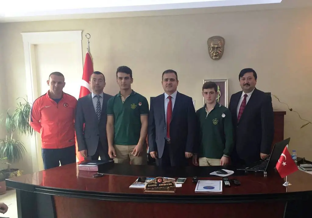 Haber: Kaymakam Akbıyık’tan Şampiyon Güreşçilere Altın - Öne Çıkan