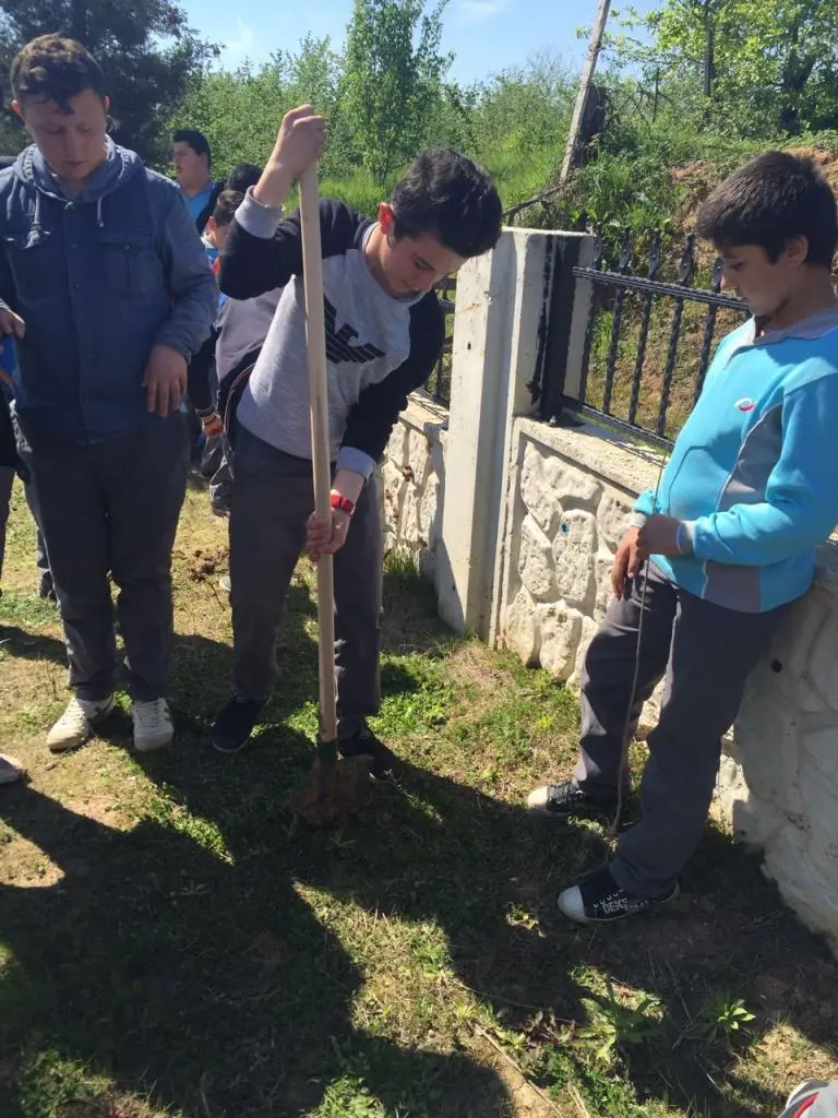 Haber: Hendek Mesleki Ve Teknik Anadolu Lisesi’nde Ağaç Dikme Seferberliği - Galeri-3