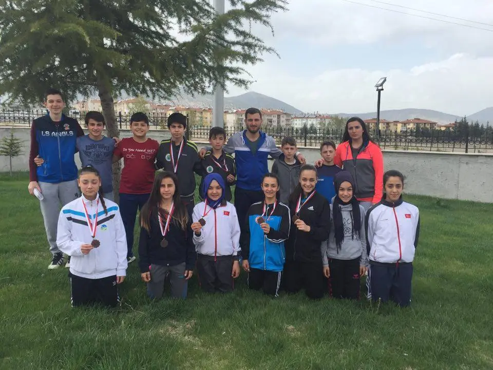 Haber: Hendek Belediyesi Karate Takımı Gürledi - Öne Çıkan