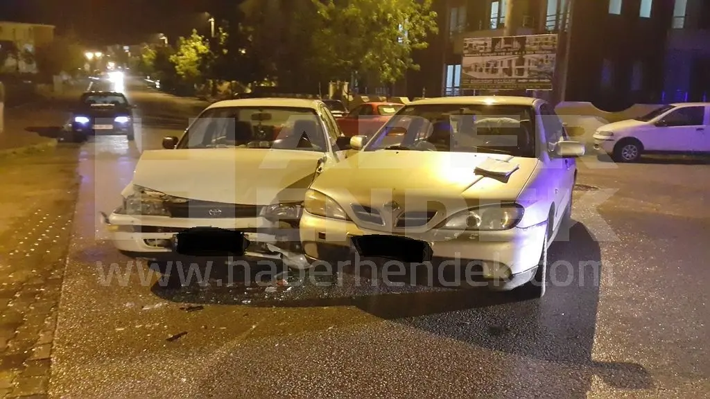 Haber: İki Otomobil Çarpıştı 1 Yaralı - Öne Çıkan