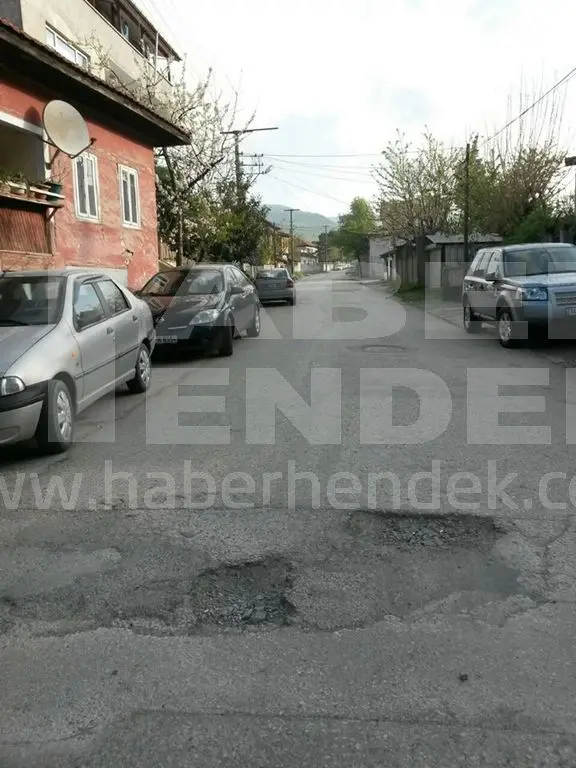 Haber: Vatandaşlardan Bozuk Yolların Yapılmasını İstiyor - Galeri-5