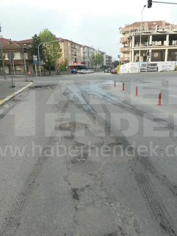 Haber: Vatandaşlardan Bozuk Yolların Yapılmasını İstiyor - Galeri-3