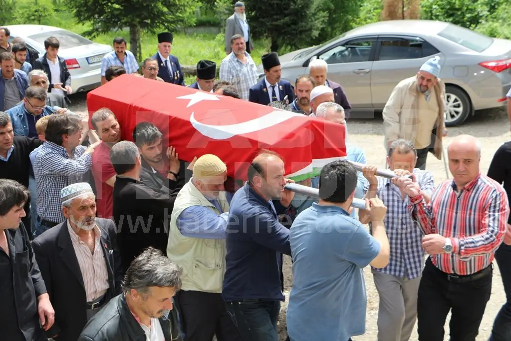 Haber: Kıbrıs Gazisi Askeri Tören İle Toprağa Verildi - Galeri-4