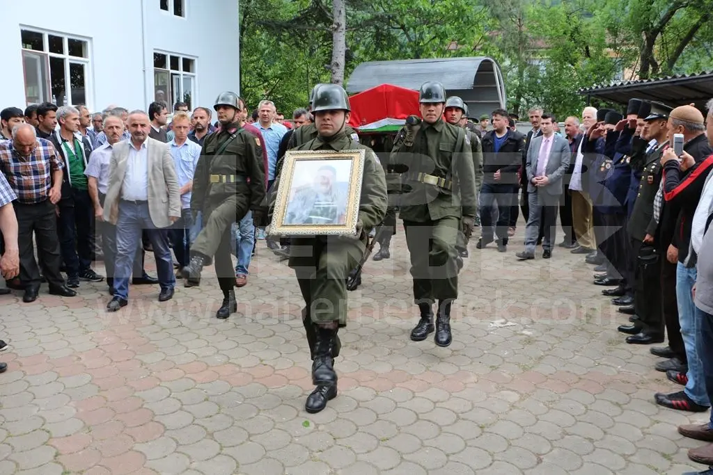 Haber: Kıbrıs Gazisi Askeri Tören İle Toprağa Verildi - Öne Çıkan
