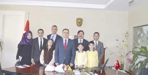 Haber: 23 NİSAN TEMSİLİ KAYMAKAMLIK DEĞİŞİMİ - Galeri-1