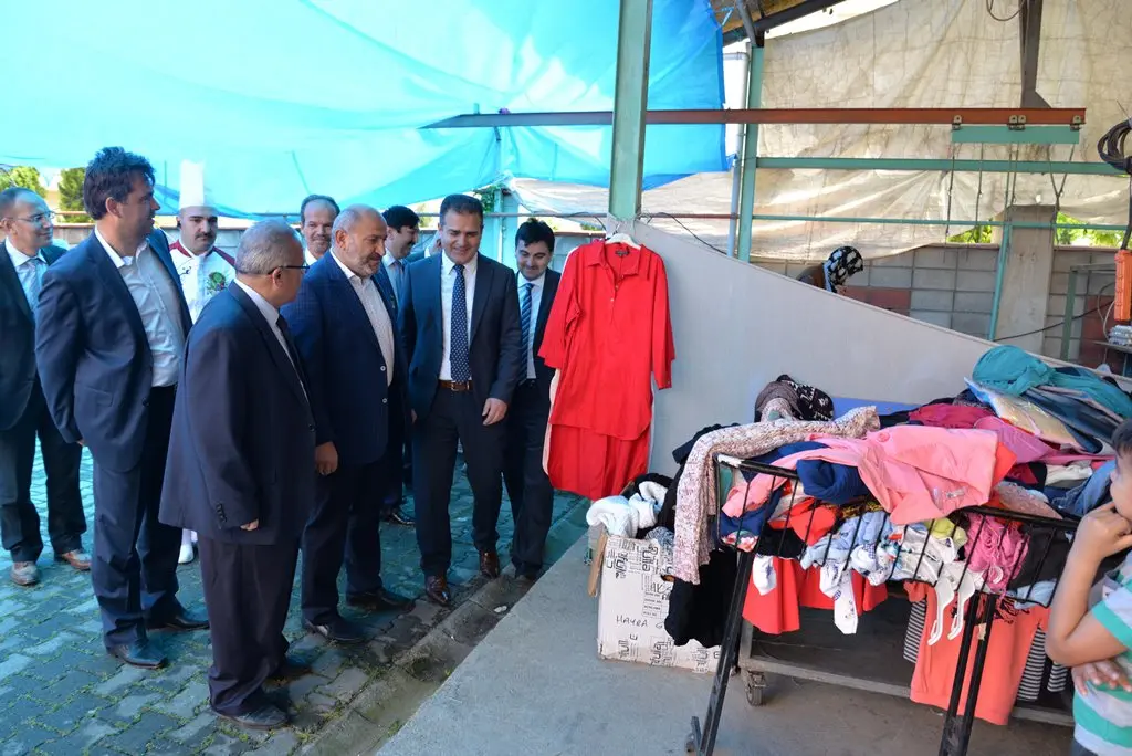 Haber: Hendek’te hayır çarşısı açıldı - Öne Çıkan