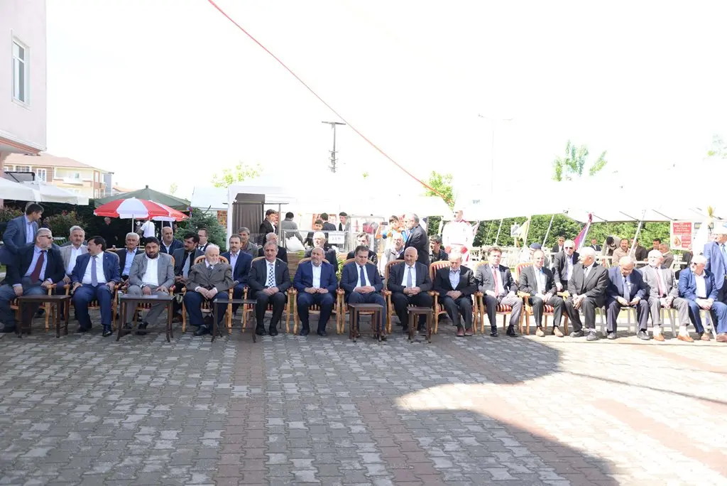 Haber: Hendek’te hayır çarşısı açıldı - Galeri-1