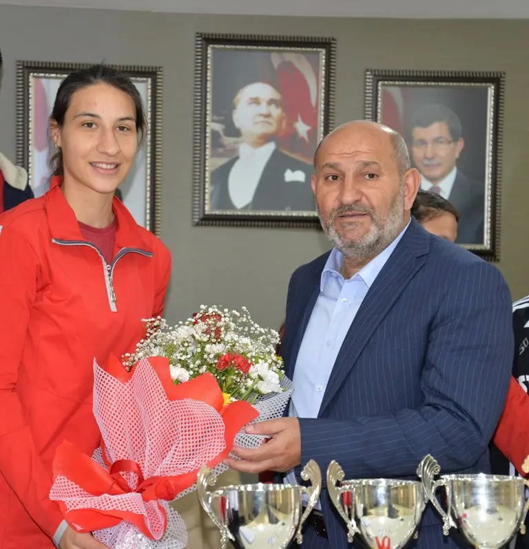 Haber: Şampiyon voleybol takımından ziyaret - Galeri-1