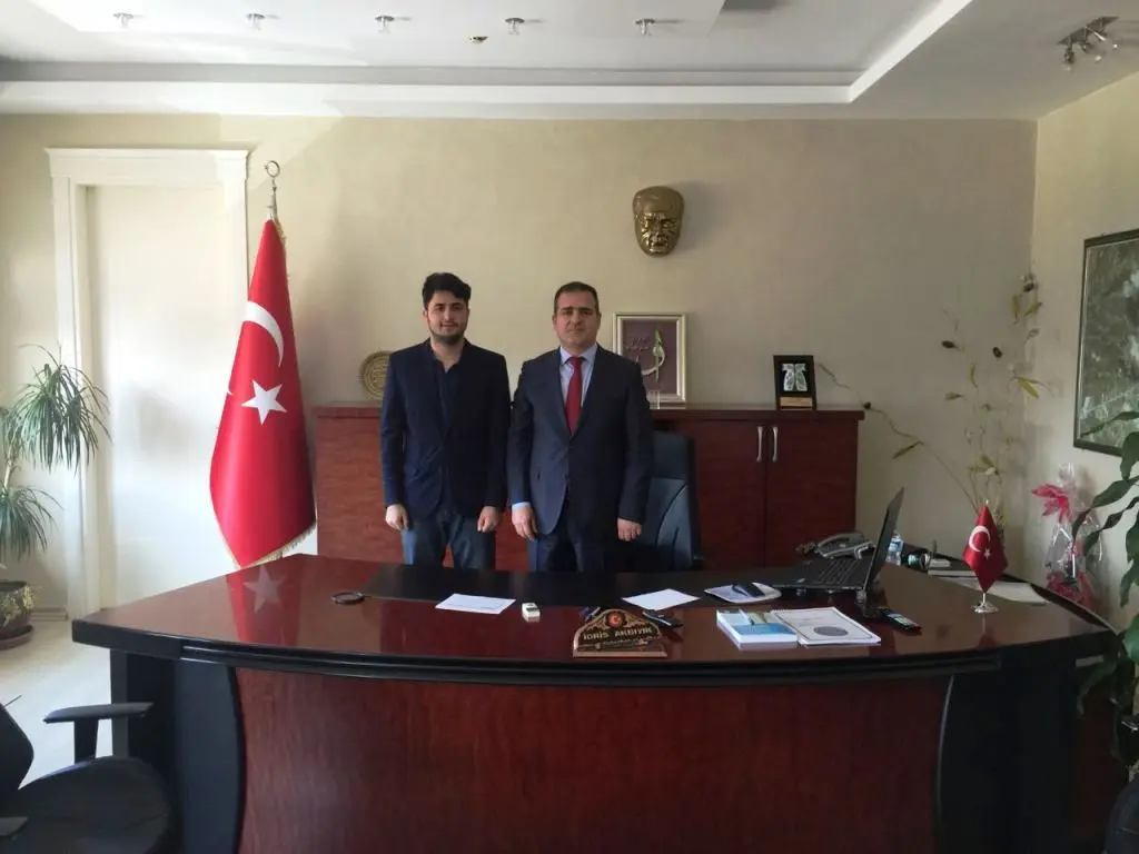 Haber: Üniversiteli Gençten Kaymakam İdris Akbıyık ile Özel Eğitim Üzerine Röportaj - Galeri-1