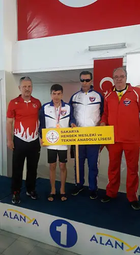 Haber: YÜZMEDE TÜRKİYE BİRİNCİLİĞİ - Galeri-1