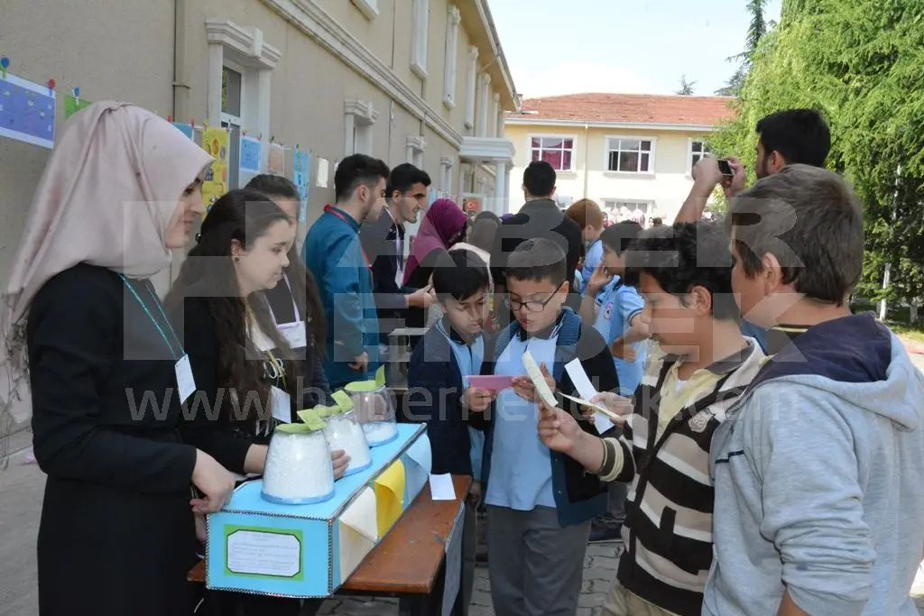 Haber: Eğitim Fakültesi Öğrencilerinden Bilim Şenliği - Galeri-6