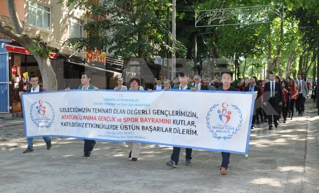 Haber: CHP Hendek’ten Gençlere Destek - Öne Çıkan