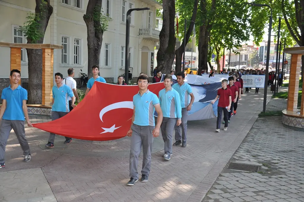 Haber: Hendek’te Gençlik Haftası Coşku İle Kutlandı - Öne Çıkan