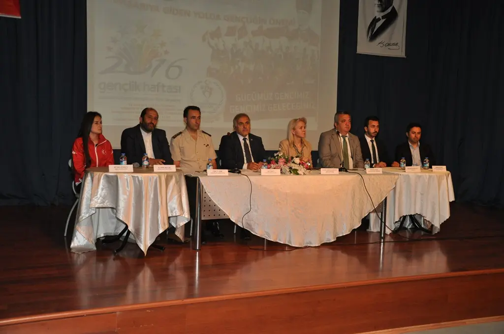 Haber: Hendek’te Gençlik Haftası Coşku İle Kutlandı - Galeri-3