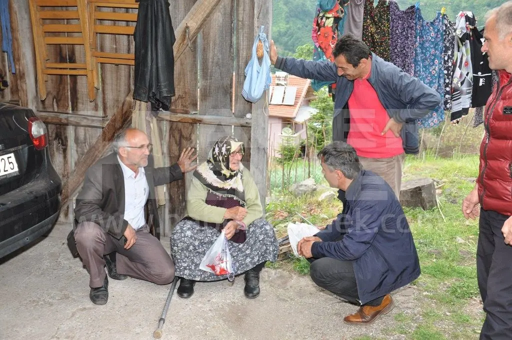 Haber: Büyüklerini Ve Hastaları Unutmadılar - Galeri-1