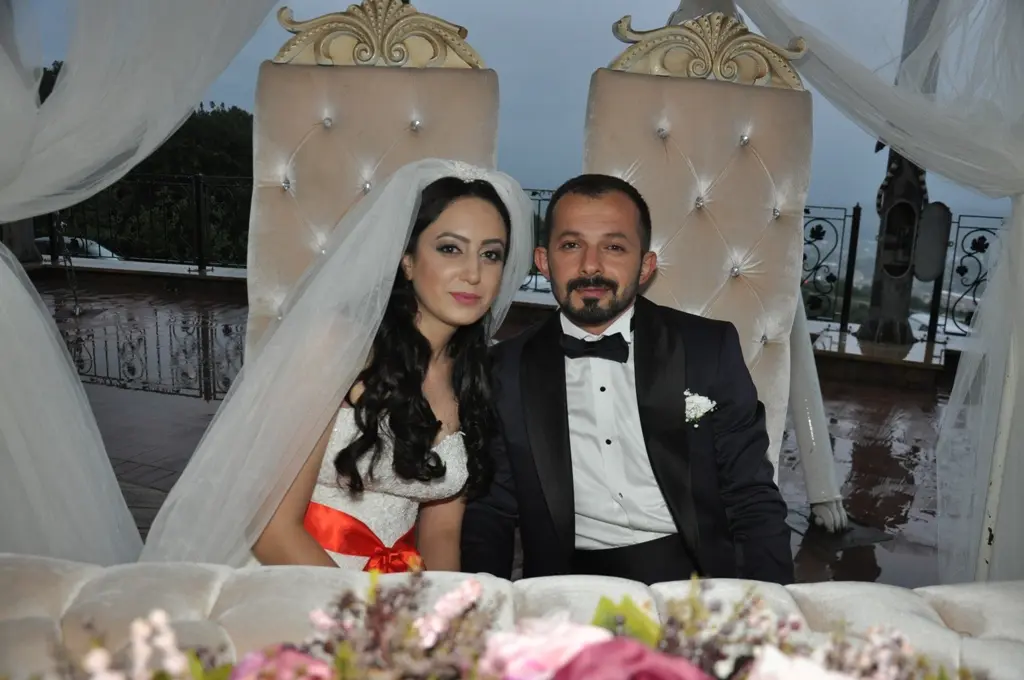 Haber: Çiğdem ve Emre Bir Ömür Hayata Yelken Açtılar - Öne Çıkan