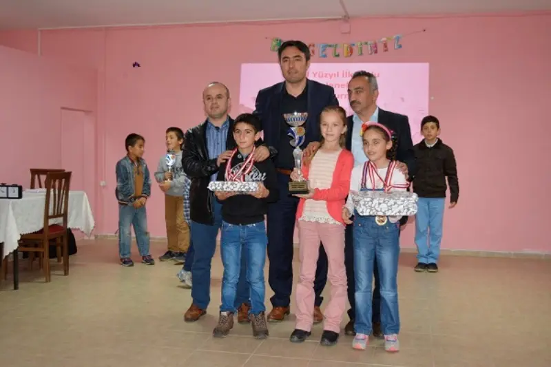 Haber: Yeniyüzyıl İlkokulu Satranç Turnuvasına Ev Sahipliği Yaptı - Galeri-11