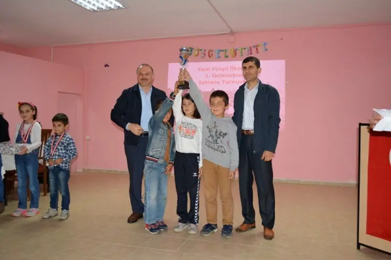 Haber: Yeniyüzyıl İlkokulu Satranç Turnuvasına Ev Sahipliği Yaptı - Galeri-10