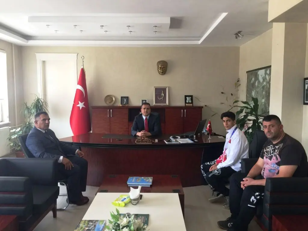 Haber: Dünya 3.sü Kaymakamlıkta - Galeri-1