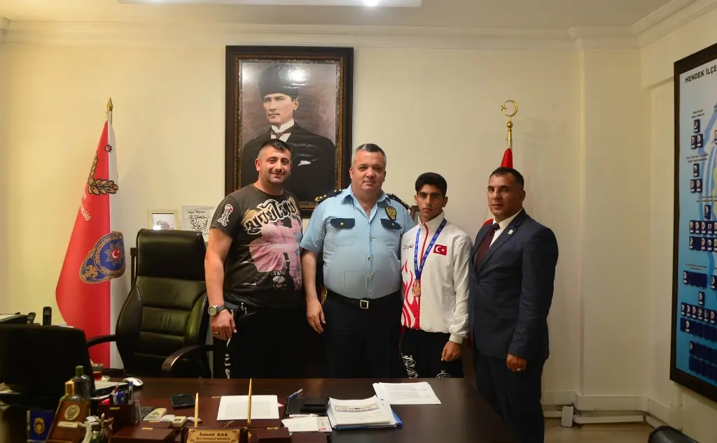 Haber: Dünya Üçüncüsünden Emniyete Ziyaret - Öne Çıkan