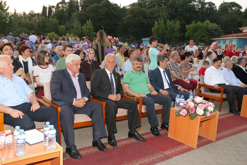 Haber: Şehit Mahmutbey'de Mezuniyet Coşkusu‏ - Galeri-1