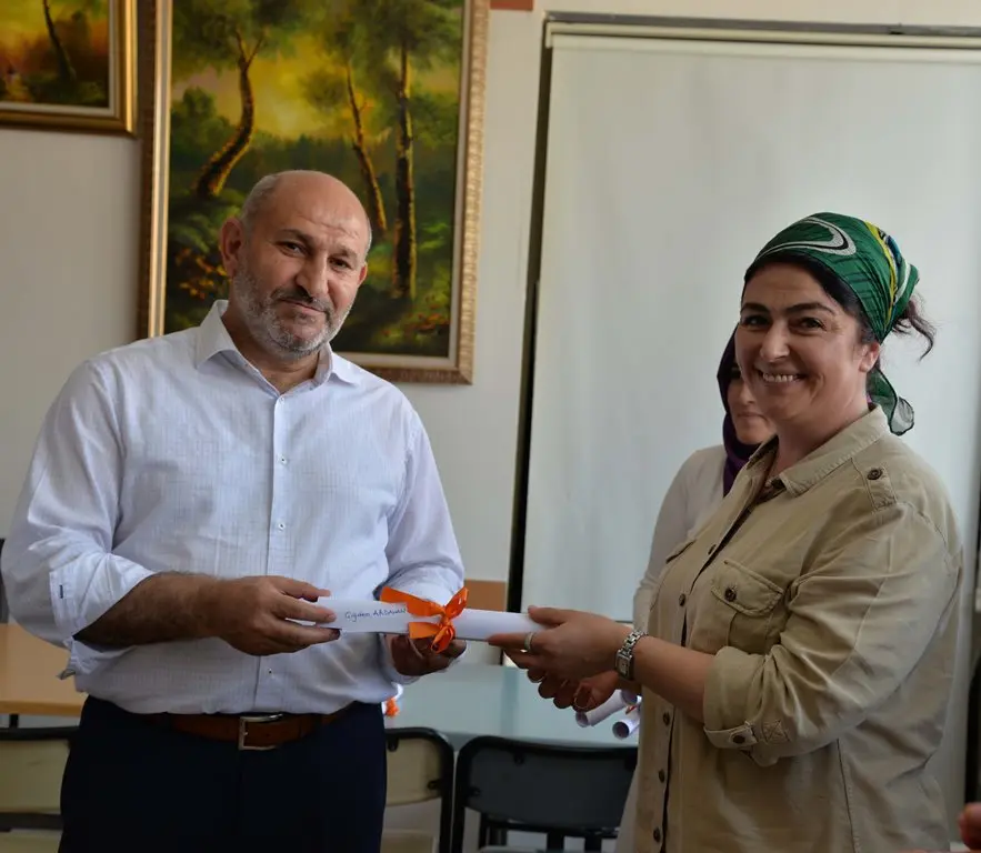Haber: Kursiyerler sertifikalarını aldı - Galeri-1