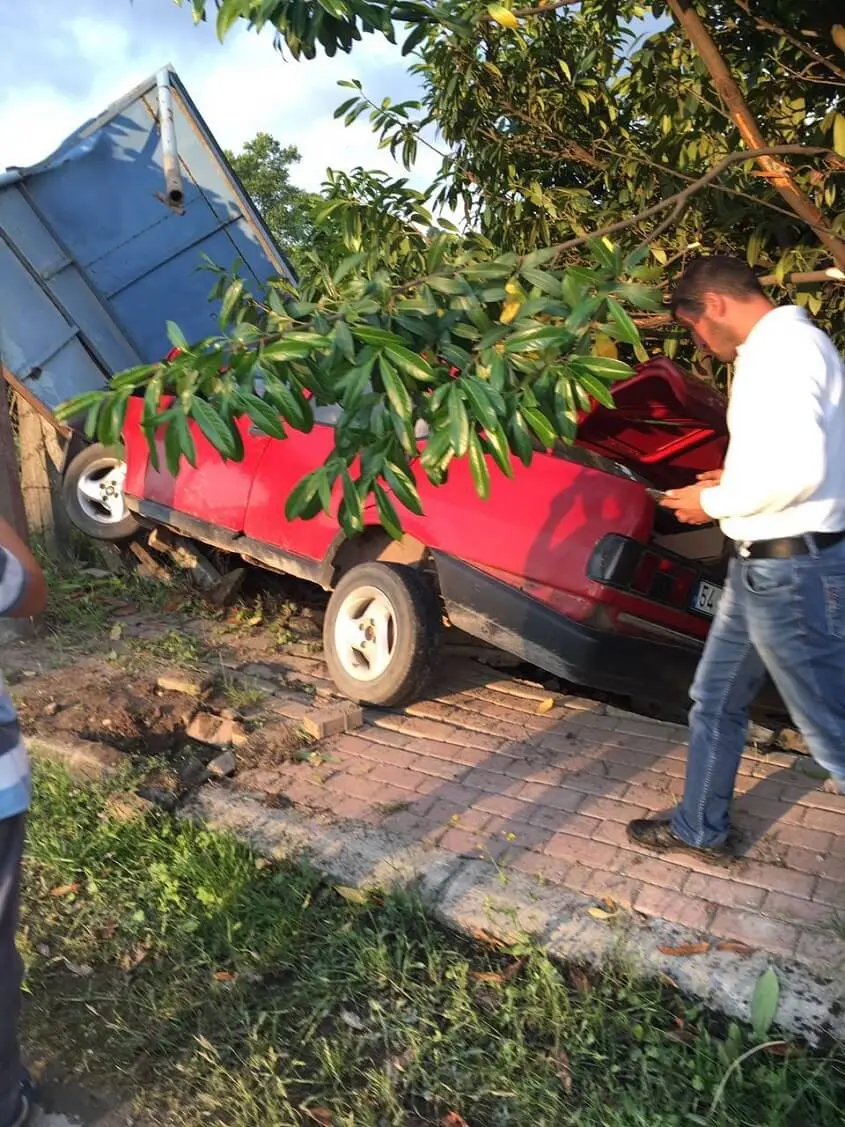 Haber: Maddi Hasarlı Trafik Kazası - Galeri-1