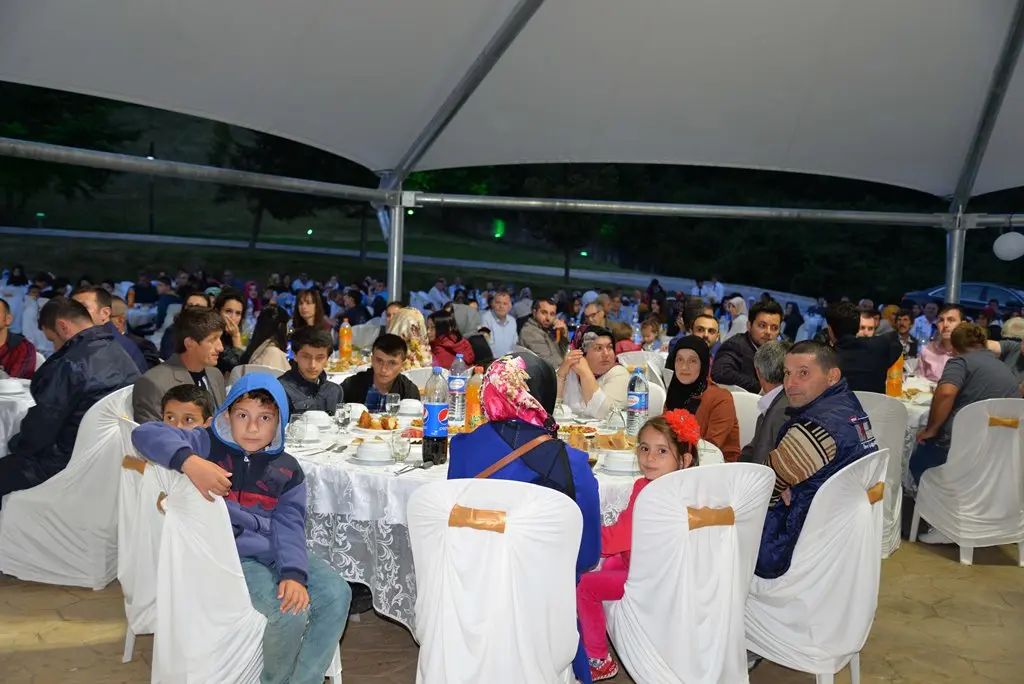 Haber: Hendek Belediye Personeli iftarda biraraya geldi - Galeri-2