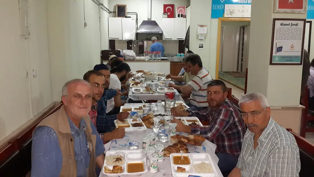 Haber: Çevre Eğitim Kültür Sosyal Yardımlaşma derneği  iftar verdi. - Galeri-5