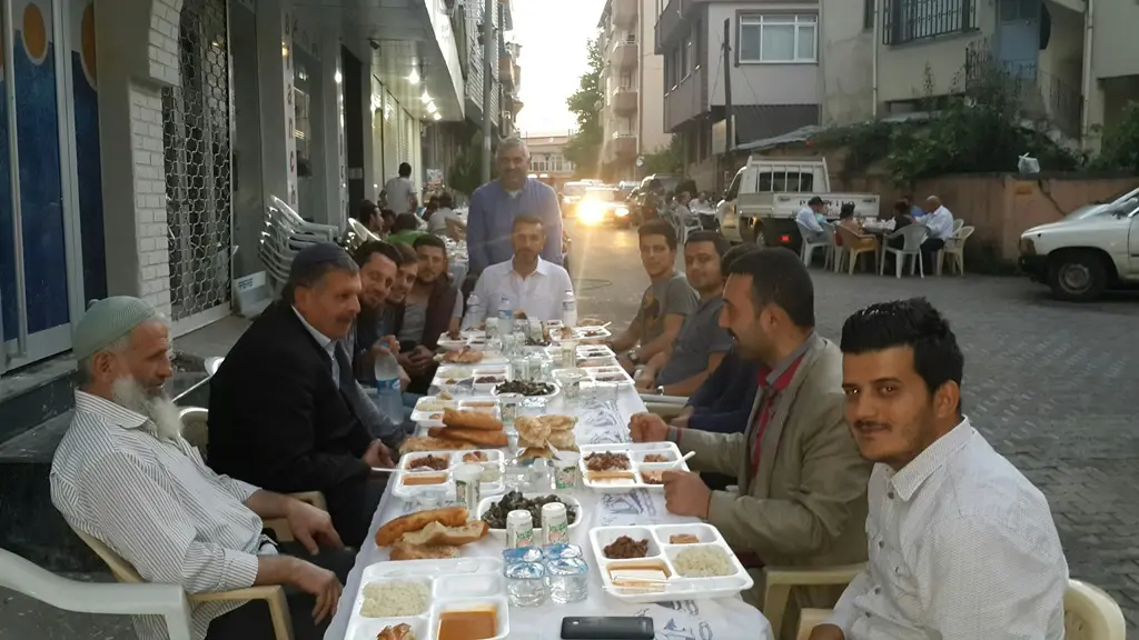 Haber: Çevre Eğitim Kültür Sosyal Yardımlaşma derneği  iftar verdi. - Galeri-7