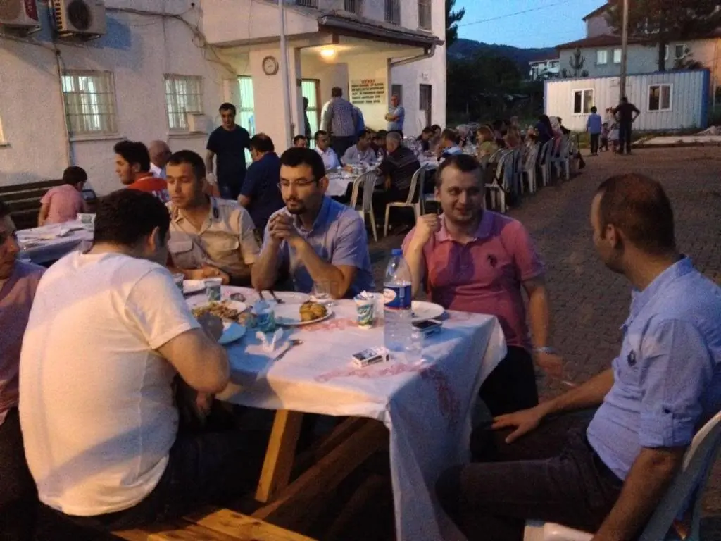 Haber: Cezaevi Müdürü Zahit Şan, Adliye Personeline iftar verdi. - Galeri-2