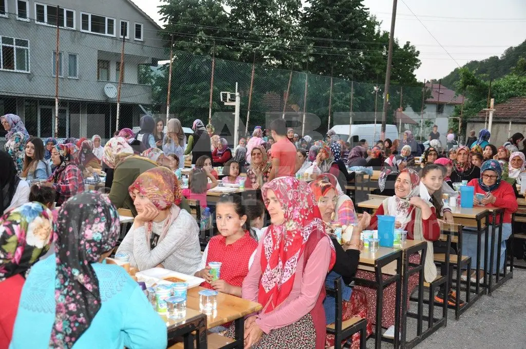 Haber: Zirvede Torunlardan Örnek Davranış - Galeri-1