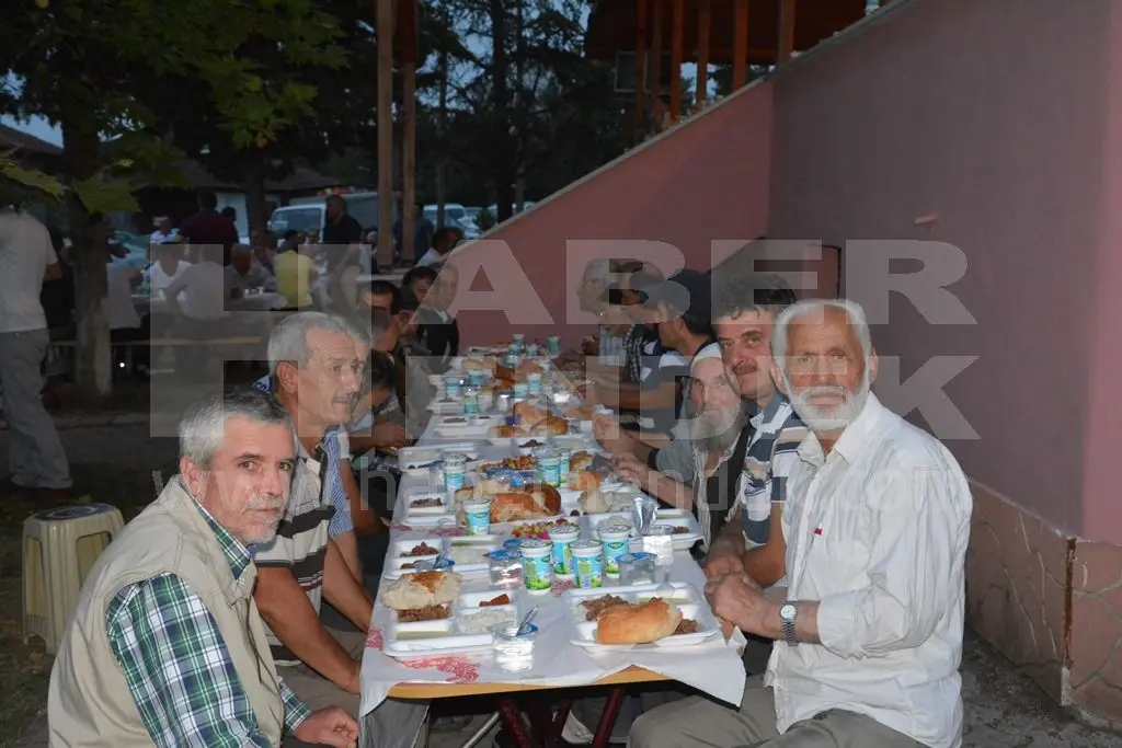 Haber: Karatoprak Mahallesi İftara Ev Sahipliği Yaptı - Galeri-6