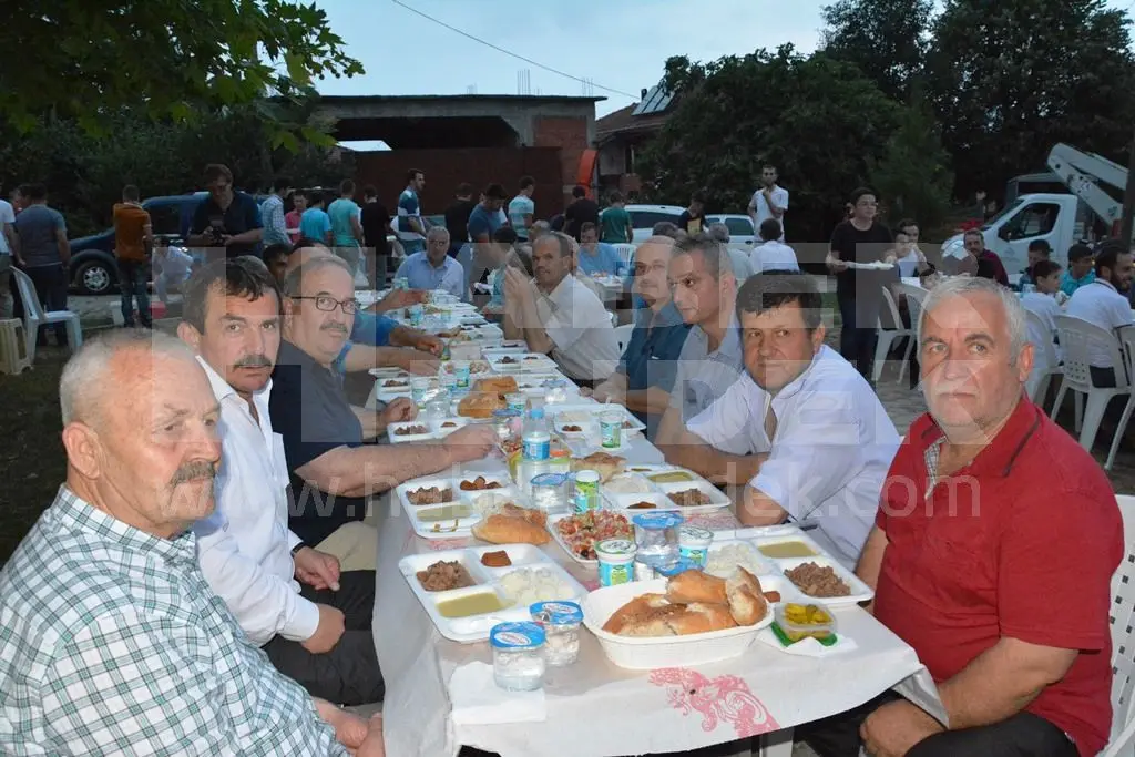 Haber: Karatoprak Mahallesi İftara Ev Sahipliği Yaptı - Galeri-4
