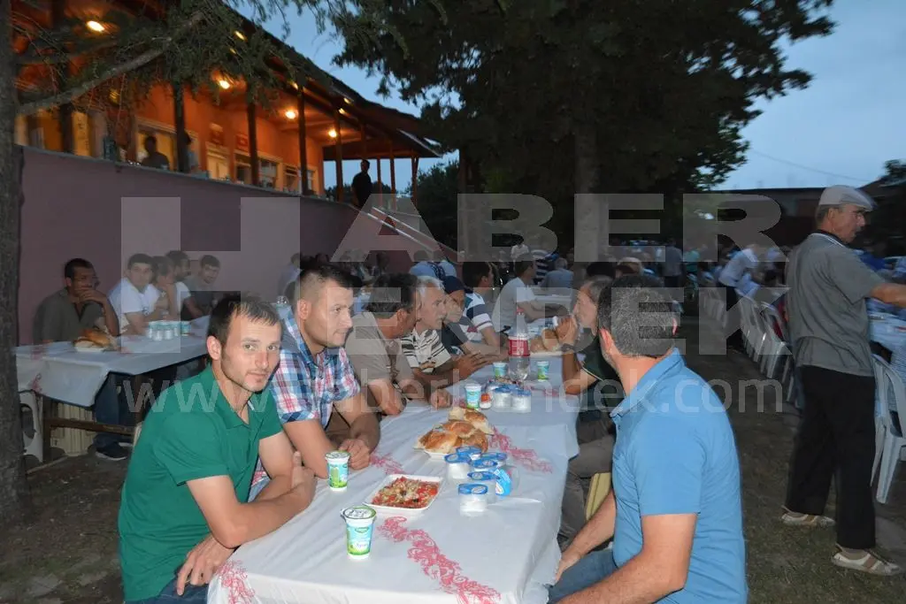 Haber: Karatoprak Mahallesi İftara Ev Sahipliği Yaptı - Galeri-2