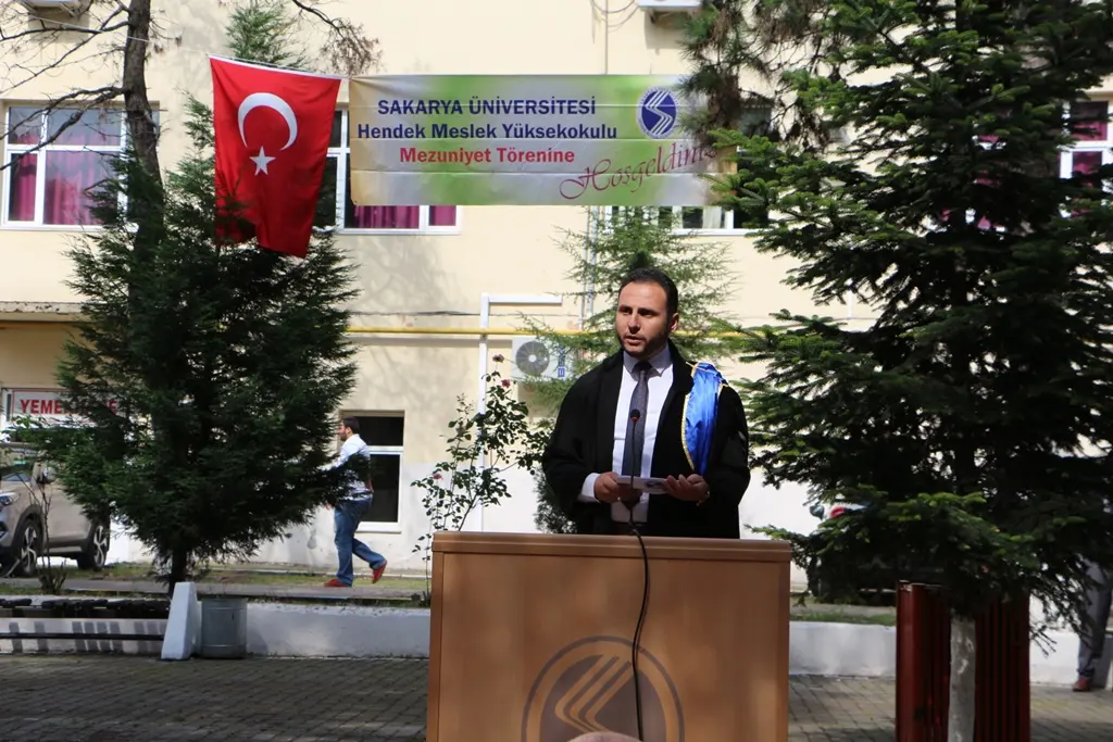 Haber: Hendek Meslek Yüksekokulunda Mezuniyet Heyecanı - Galeri-3