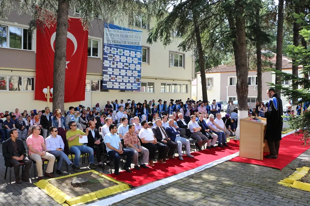 Haber: Hendek Meslek Yüksekokulunda Mezuniyet Heyecanı - Galeri-4
