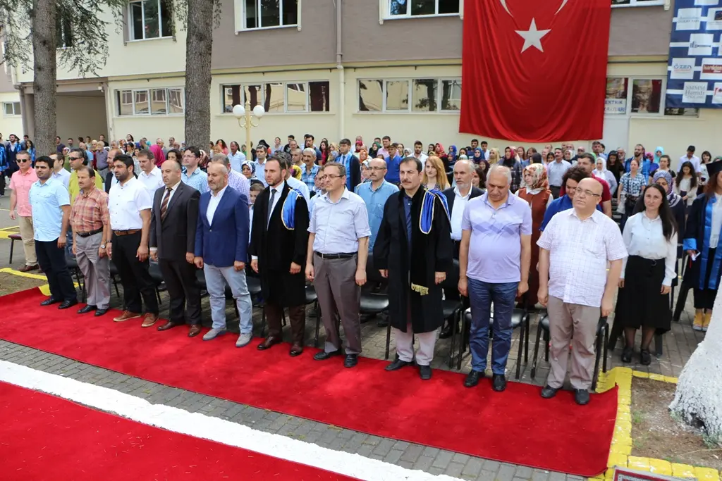 Haber: Hendek Meslek Yüksekokulunda Mezuniyet Heyecanı - Galeri-1