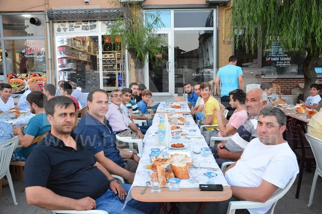 Haber: Şener Lokantasından Çeyrek Asırlık İftar Geleneği - Galeri-6