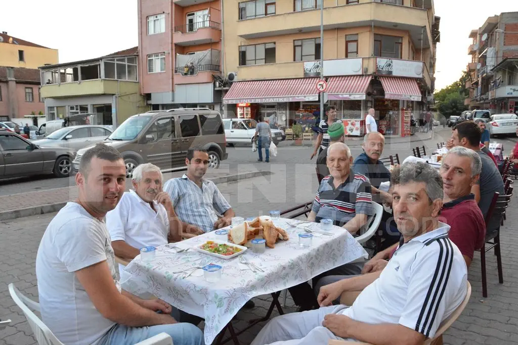 Haber: Şener Lokantasından Çeyrek Asırlık İftar Geleneği - Galeri-2